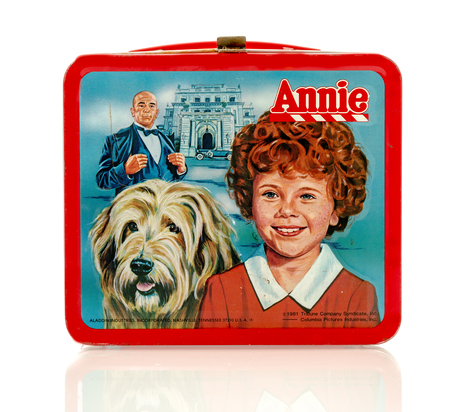 Winneconne, WI - 8 April 2016:  Lunch box featuring Annie on an isolated background.のeditorial素材