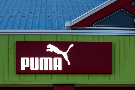 Oshkosh, WI - 5 June 2016: Puma store sign illuminated at nightのeditorial素材