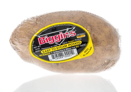 Winneconne, WI - 14 January 2019 : A package Biggins easy to steam potato on an isolated backgroundのeditorial素材