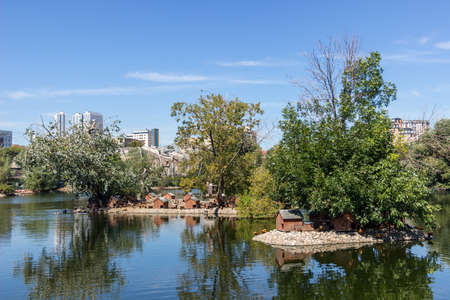 Moscow, Russia, August 11, 2018 - View of the pond in Moscow Zooのeditorial素材