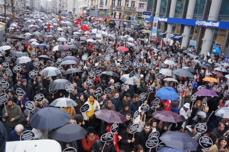 Thousands marched for the 6th Anniversary of journalist Hrant Dinks murder in Istanbul, Turkey  People held placards that read  We are all Armenians,we are all Hrant   のeditorial素材