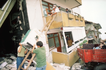 YALOVA, TURKEY-AUGUST 17 : The 1999 Izmit earthquake was a 7.6 magnitude earthquake that struck northwestern Turkey on August 17, 1999. The event lasted for 37 seconds, killing around 17,000 people.のeditorial素材