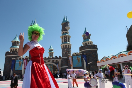 ISTANBUL,TURKEY-MAY 26: The biggest entertainment park in Istanbul, Vialand, has opened its doors with a ceremony attended by the Turkish Prime Minister Recep Tayyip Erdogan on May 26,2013 in Istanbulのeditorial素材