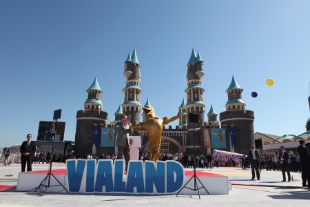 ISTANBUL,TURKEY-MAY 26: The biggest entertainment park in Istanbul, Vialand, has opened its doors with a ceremony attended by the Turkish Prime Minister Recep Tayyip Erdogan on May 26,2013 in Istanbulのeditorial素材