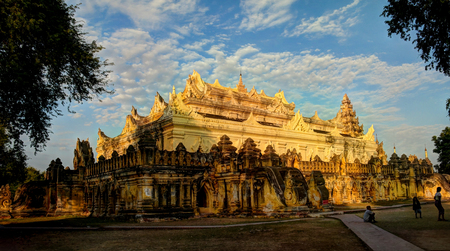 Maha Aungmye Bonzan temple at sunset - 03.01.2013 Ava, Myanmarのeditorial素材