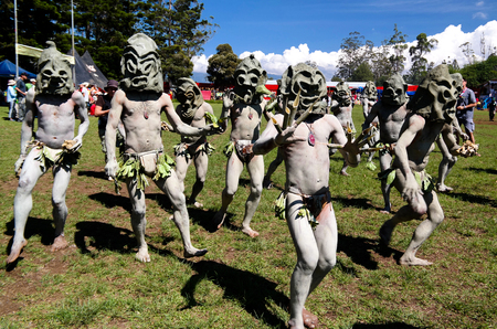 Asaro Mudman tribe man in Mount Hagen festival - 16-08-2014 Papua New Guineaのeditorial素材