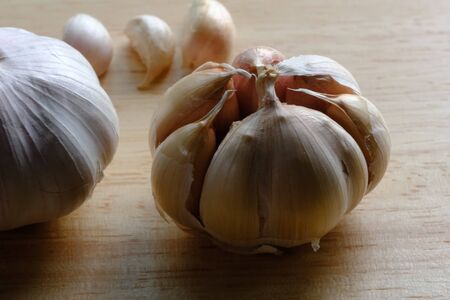 White garlic, spices for added flavor