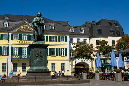 GERMANY, BONN AUGUST 10, 2012: Beethoven Monument on the MÃ¼nsterplatzのeditorial素材