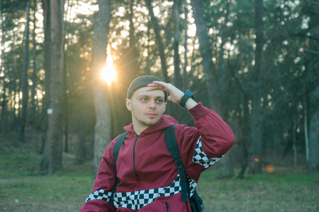 homeless man peeps out his girl at sunraysの写真素材