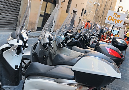 Rows of mopeds in Florence, Italのeditorial素材