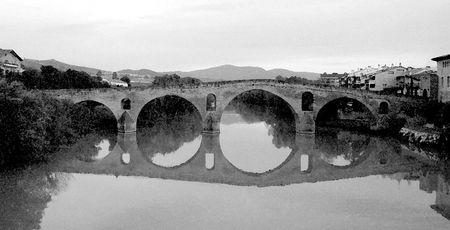 Water Color of the bridge in Puente La Reina Navarra Spain, b/wの写真素材