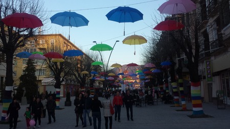 Umbrellas Korce Albania Summer Day Pedonale Pedestrian Boulevard Korca Shqiperiのeditorial素材