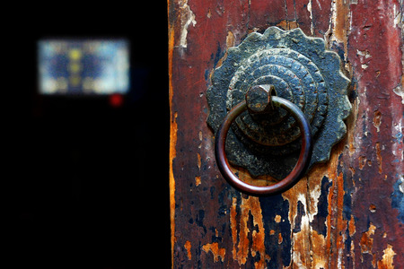 old door knockerの写真素材