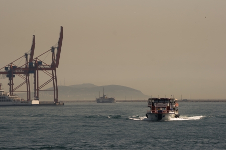 The bridge which connects Asia and Europe in Istanbul Turkey のeditorial素材