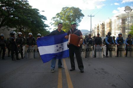 Protest march in Honduras against Juan Orlando Hernandez Honduras Tegucigalpa January 2018のeditorial素材