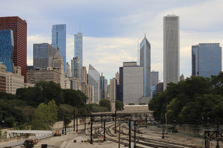 A View of Chicago city center with transit in frontのeditorial素材