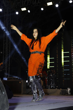 NEW DELHI, INDIA - APRIL 6: Bollywood playback singer Nikhita Gandhi performs during an annual fest - Tempest 24 at Miranda College, Delhi University, on April 6, 2024 in New Delhi, India. (Photo by Shantanu Bhattacharya/Hindustan Times )
 *** Local Captのeditorial素材