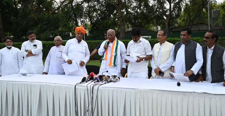 NEW DELHI, INDIA - APRIL 13: Congress President Mallikarjun Kharge and General Secretary of AICC KC Venugopal during the meeting with 52 Social Justice organizations and multiple OBC organizations that extended support to Indian National Developmental Incのeditorial素材
