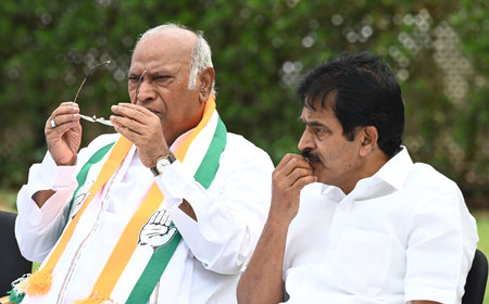 NEW DELHI, INDIA - APRIL 13: Congress President Mallikarjun Kharge and General Secretary of AICC KC Venugopal during the meeting with 52 Social Justice organizations and multiple OBC organizations that extended support to Indian National Developmental Incのeditorial素材