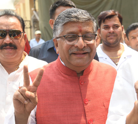 PATNA, INDIA - MAY 10: BJP candidate from Patna Saheb constituency Ravishankar Prasad flashing victory sign after filling his nomination paper for Lok Sabha election at Hindi Bhawan on May 10, 2024 in Patna, India. (Photo by Santosh Kumar/Hindustan Times)のeditorial素材