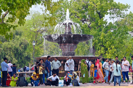 NEW DELHI, INDIA - MAY 12: Visitors seen out on a hot afternoon at India Gate, on May 12, 2024 in New Delhi, India. (Photo by Sanjeev Verma/Hindustan Times )のeditorial素材