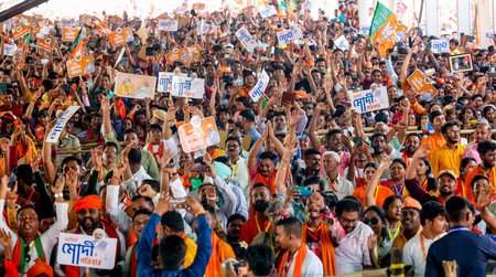Howrah, May 12, 2024 (ANI): Bharatiya Janata Party (BJP) supporters attend the public meeting of Prime Minister Narendra Modi in support of the party candidate from Howrah constituency Rathin Chakraborty for the Lok Sabha polls, in Howrah on Sunday. (ANI のeditorial素材
