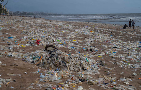 MUMBAI, INDIA - JULY 31: Juhu Chowpatty full of plastic waste after high tide, on July 31, 2024 in Mumbai, India. (Photo by Satish Bate/Hindustan Times )のeditorial素材