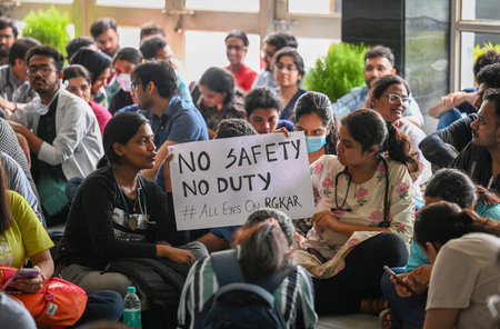 NEW DELHI, INDIA - AUGUST 12: Doctors from AIIMS Delhi stage a protest against the alleged Kolkata Doctor Rape case  on August 12, 2024 in New Delhi, India. Doctors in Delhi, Mumbai, Kolkata and several other cities have announced that all elective servicのeditorial素材