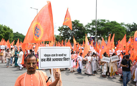 NEW DELHI, INDIA - AUGUST 16: Nari Shakti Forum holds a protest march from Mandi House to Jantar Mantar against the atrocities being committed on minorities in Bangladesh, on August 16, 2024 in New Delhi, India. (Photo by Vipin Kumar/Hindustan Times )のeditorial素材