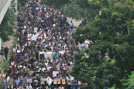 KOLKATA, INDIA - AUGUST 21: Thousands of junior doctors, senior doctors, medical students and other medical professionals take out a protest rally from CGO Complex to Swasthya Bhaban, headquarters of State Health and Family Welfare department over rape anのeditorial素材