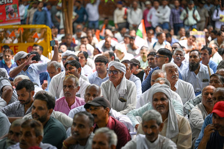 NEW DELHI, INDIA - SEPTEMBER 15: People from more than 360 villages assembled during a Mahapanchayat at Jantar Mantar on September 15, 2024 in New Delhi, India. Chaudhary Surendra Solanki, the head of the Sakal Panchayat Palam-360 Khap, has organized the のeditorial素材