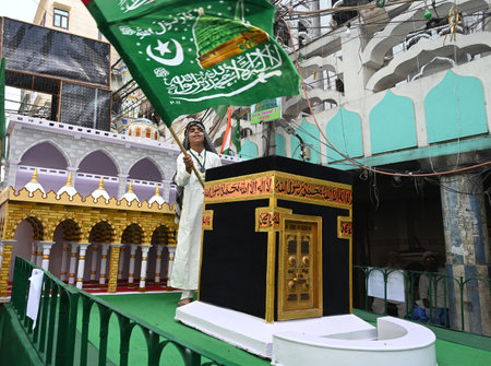 NEW DELHI, INDIA - SEPTEMBER 16: Muslims participate in processions to mark the birth anniversary of Prophet Muhammad at Bara hindo Rao area Sadar bazar on September 16, 2024 in New Delhi, India. (Photo by Sonu Mehta/Hindustan Times)のeditorial素材