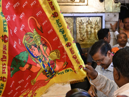 NEW DELHI INDIA SEPTEMBER 14 2024 Delhi Chief Minister Arvind Kejriwal with his wife Sunita Kejriwal offers prayers at the Hanuman Temple after being released from Tihar Jail following the Supreme Court bail granted to him in the Delhi excise policy case のeditorial素材