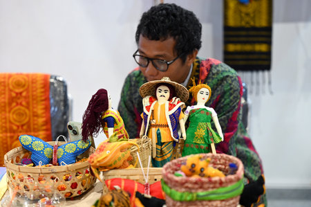 GREATER NOIDA, INDIA - SEPTEMBER 25: Visitors at the second edition of the Uttar Pradesh International Trade Show (UPITS) at the India Expo Centre, on September 25, 2024 in Greater Noida, India. Jointly organized by the Uttar Pradesh government and India のeditorial素材