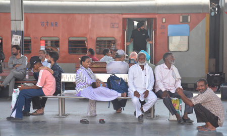 AMRITSAR INDIA OCTOBER 3 2024 Stranded railway passengers wait for their train at railway station after farmers blocked rail traffic as part of their two hour rail roko protest called by Samyukta Kisan Morcha Non Political and Kisan Mazdoor Morcha in suppのeditorial素材