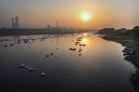 NEW DELHI, INDIA - OCTOBER 26: A view of Yamuna River which is covered with foam from the discharge of untreated industrial and domestic waste, on October 26, 2024 in New Delhi, India. (Photo by Sunil Ghosh/Hindustan Times )のeditorial素材