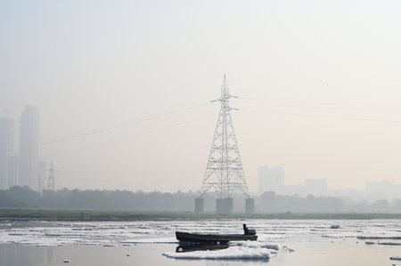 NOIDA, INDIA - OCTOBER 24: A view of covered in a haze due to rising air pollution levels. The level of air pollution in multiple areas in Delhi-NCR continues to be in the very poor category on October 24, 2024 in Noida, India. (Photo by Sunil Ghosh/Hinduのeditorial素材