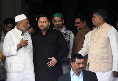 PATNA INDIA NOVEMBER 28 2024 Leader of Opposition Tejashwi Yadav during winter session outside of Bihar Assembly on November 28 2024 in Patna India Photo by Santosh Kumar Hindustan Timesのeditorial素材