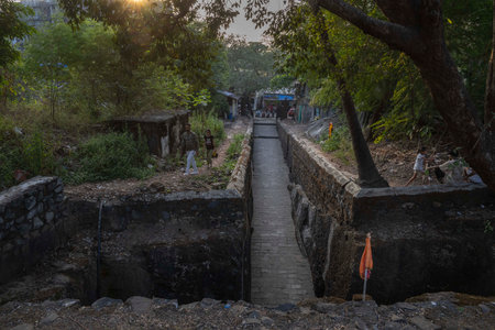 MUMBAI INDIA NOVEMBER 29 2024 A view of the Jogeshwari caves on November 29 2024 in Mumbai India Photo by Satish Bate Hindustan Timesのeditorial素材