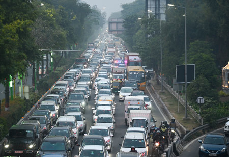 NOIDA, INDIA - DECEMBER 31: A view of traffic jam at Noida-Greater Noida Expressway road on the occasion of New year, on December 31, 2024 in Noida, India. (Photo by Sunil Ghosh/Hindustan Times )のeditorial素材