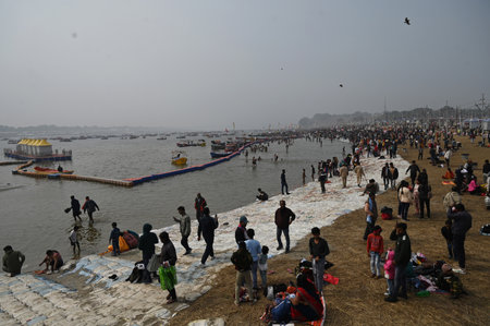 PRAYAGRAJ, INDIA - DECEMBER 30:  Many Hindu devotees begin arriving at Sangam at the start of the new year to take a holy dip and avoid the heavy rush during Mahakumbh. Around 40 crore devotees are expected to participate in Mahakumbh 2025 on December 30,のeditorial素材