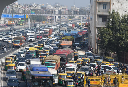 NEW DELHI, INDIA - JANUARY 5: Traffic being stopped on NH24 near Akshardham as Prime Minister Narendra Modi arrived in East Delhi to inaugurate the Namo Bharat Rapid Train, a 13-km stretch of the Delhi-Meerut Regional Rapid Transit System (RRTS) corridor のeditorial素材