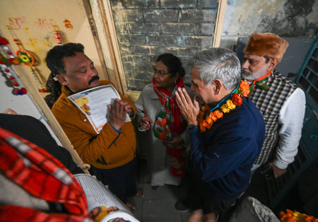 NEW DELHI INDIA JANUARY 6 2025  Sandeep Dikshit, Candidate of Congress from New Delhi Constituency seen during door to door campaign ahead of Delhi Vidhan Sabha Elections at Palika Dham, Gole Market on January 6, 2025 in New Delhi, India. (Photo by Sanchiのeditorial素材