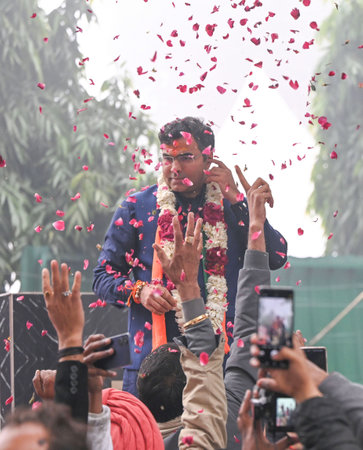 NEW DELHI INDIA JANUARY 15 2025 Parvesh Verma the BJP candidate from the New Delhi constituency held a roadshow before filing his nomination on January 15 2025 in New Delhi India Photo by Ajay Aggarwal Hindustan Timesのeditorial素材
