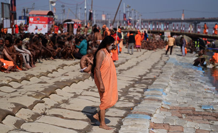 PRAYAGRAJ INDIA JANUARY 27 2025 Hindu holy woman or a Sadhvi takes part in the initiation process to become 'Naga Sanyasini' of Avahan Akhada began during Mahakumbh at Triveni Sangam on January 27 2025 in Prayagraj India Photo by Deepak Gupta Hindustan Tiのeditorial素材