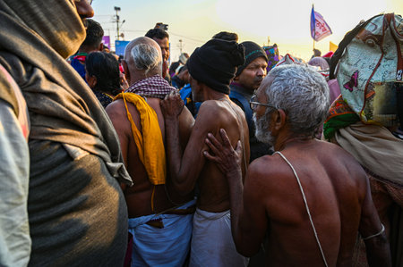 PRAYAGRAJ, INDIA - JANUARY 28: Hindu Devotees arrive to take a holy dip at sangam on the Maha Kumbh Mela, on January 28, 2025 in Prayagraj, India. (Photo by Salman Ali/Hindustan Times )のeditorial素材
