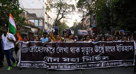 KOLKATA, INDIA - FEBRUARY 9: Members of Joint Platforms of Doctors and Abhaya Mancha stage a silent protest rally from College street demand justice for the RG Kar victim on her birthday, on February 9, 2025 in Kolkata, India. Feb 9 also marks the sixth mのeditorial素材