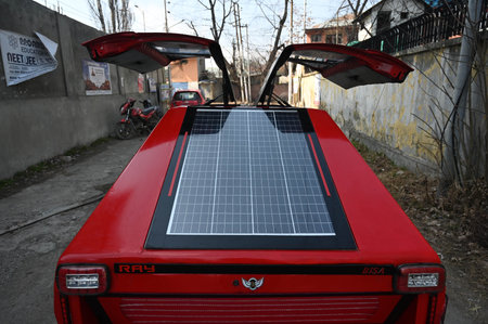 SRINAGAR INDIA FEBRUARY 11 2025 Kashmiri Mathematician Bilal Ahmad Mir displays Kashmirs first solarpowered car RAY on February 11 2025 in Srinagar India Photo by Waseem Andrabi Hindustan Timesのeditorial素材