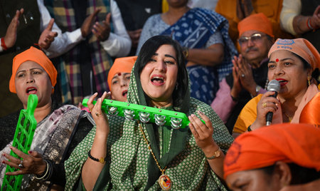 NEW DELHI INDIA FEBRUARY 12 2025 Member of Parliament Basuri Swaraj and other senior leaders offer prayers at Guru Ravidas Vishramdham Karol Bagh on the occasion of Guru Ravidas Jayanti on February 12 2025 in New Delhi India Photo by Sanchit Khanna Hindusのeditorial素材