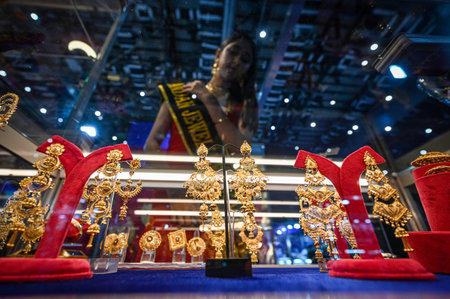 NEW DELHI, INDIA - FEBRUARY 22: Luxury Jewelry seen on display during Delhi Jewellery & Gem Fair Signature 2025, highlights Indiaâs finest jewellery craftsmanship, is expected to attract more than 8,000 trade visitors across a sprawling 1 lakh sq. ft. eのeditorial素材